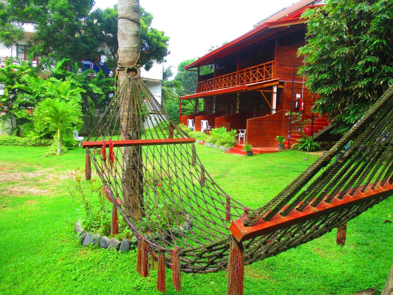 On The Rock Hotel Banduramulla Bagian luar foto