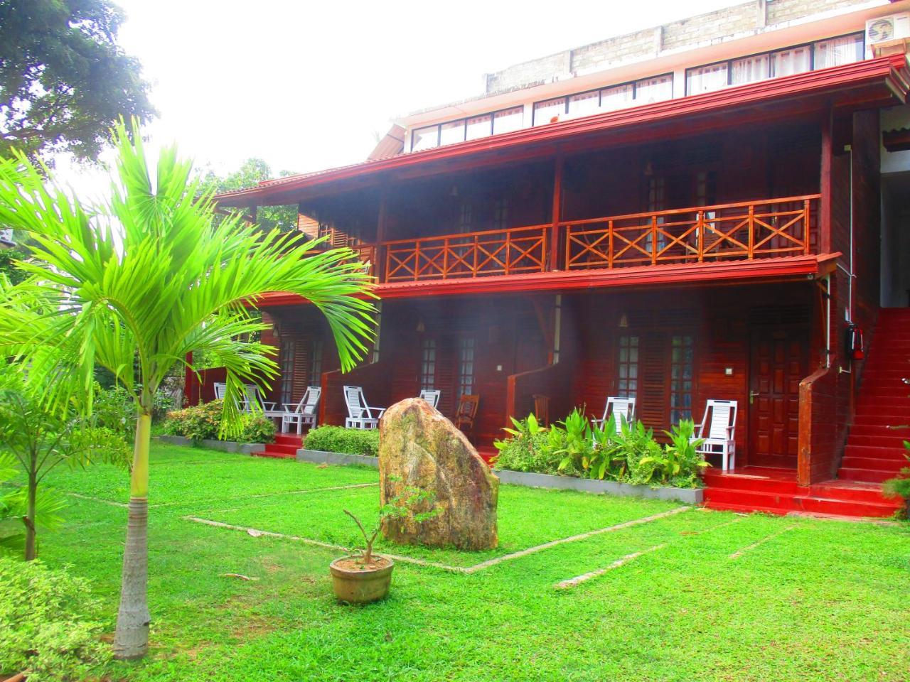 On The Rock Hotel Banduramulla Bagian luar foto
